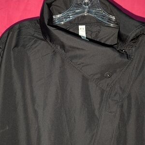 Under Armour Sleek Black Windbreaker Women's Size XL
